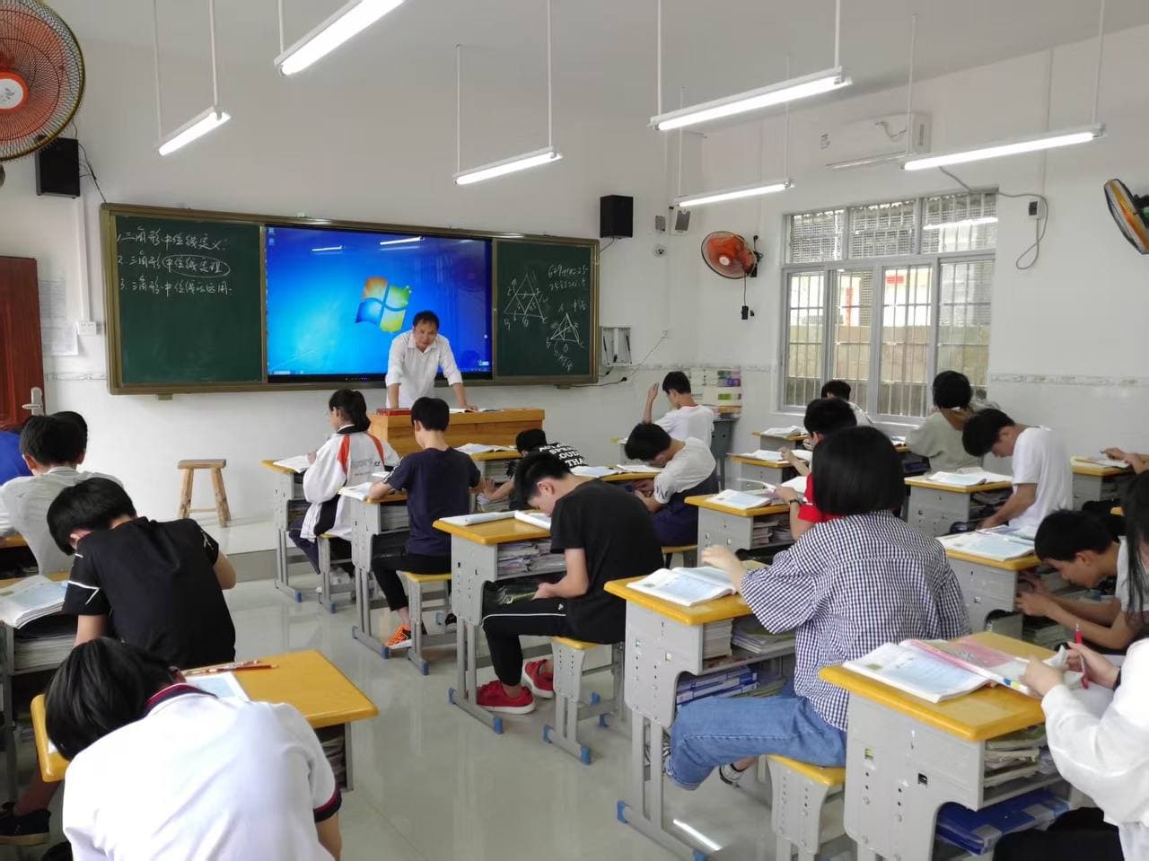 Empowering students with real-time whiteboard collaboration